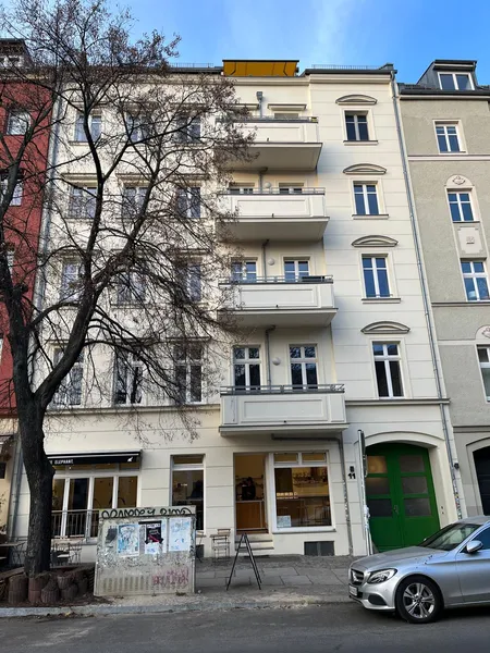 Stilvolle möblierte 2-Zimmer-Wohnung mit ruhigem Balkon in Berlin-Mitte – All-Inclusive | Ab 01.12.2 — photo 1